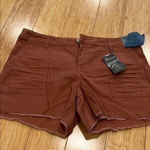 NWT Natural Reflections Rust Flat Front Men's Shorts. Size 16.